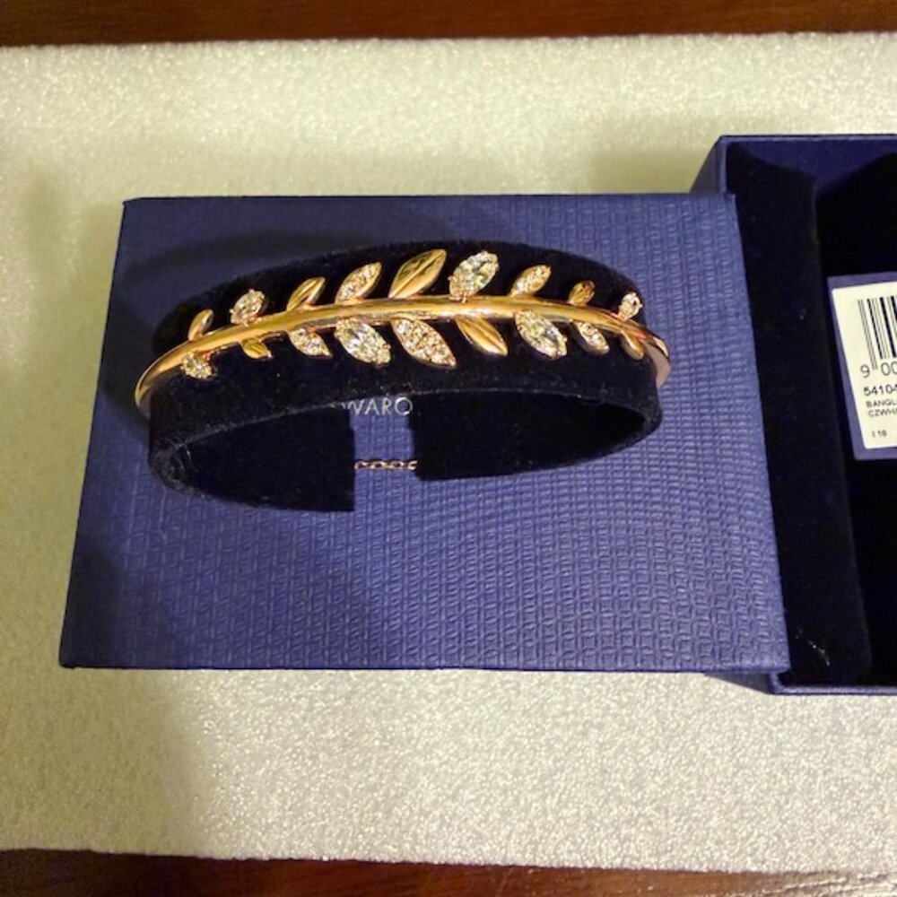 Swarovski Crystals Mayfly Leaves Bangle